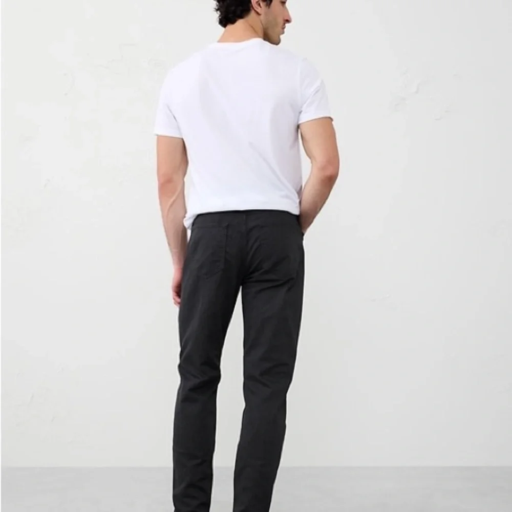 Banana Republic ATHLETIC TRAVEL PANT size 32x34‎ New With Tags